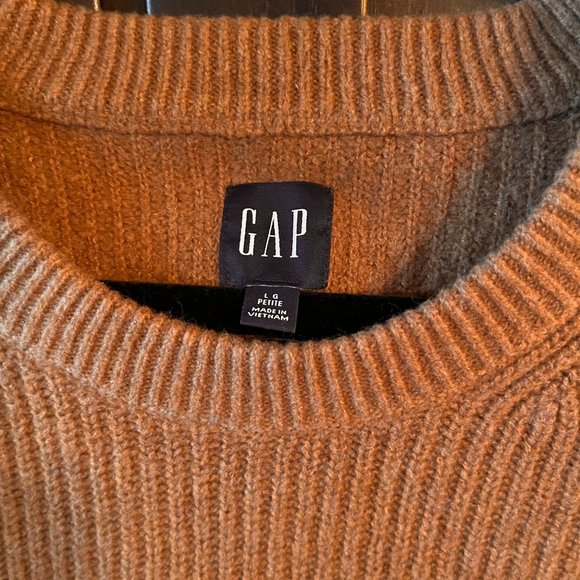 Warm Sweater - Picture 2 of 3